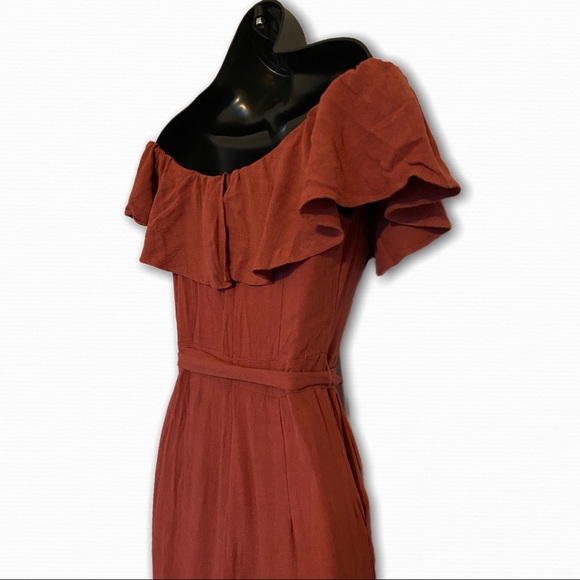 NWOT Lulu’s Off The Shoulder Jumpsuit w/Tie & Ruffles - Picture 3 of 7